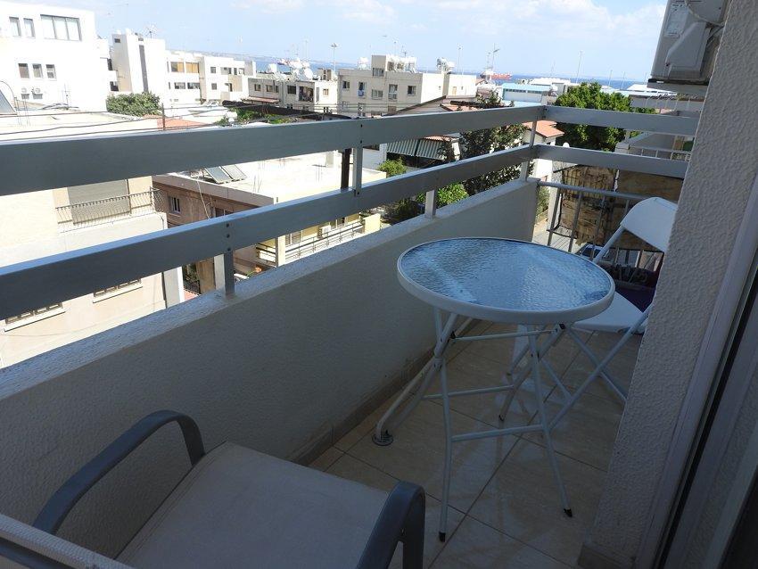 One Bedroom Aptm דירה לרנקה